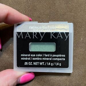 NWOT Mary Kay Mineral Eye Color-Emerald